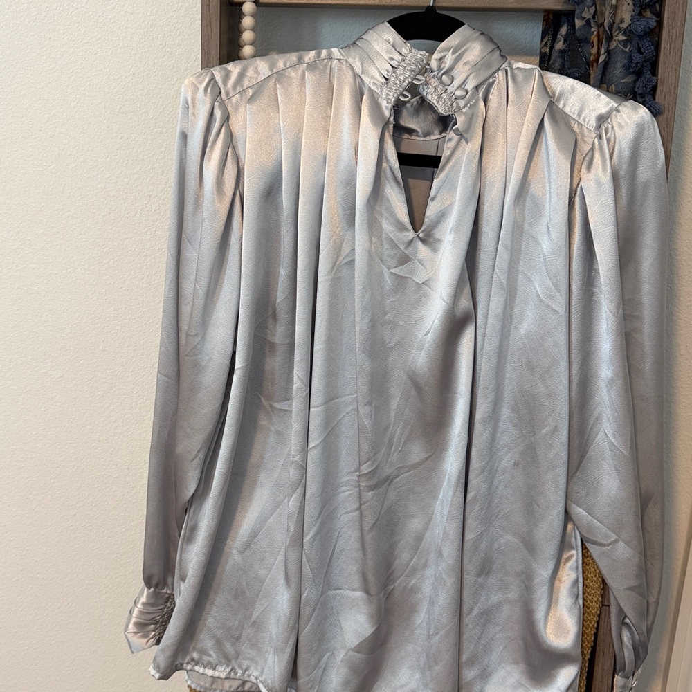 Elegant Silver Women's Top - Picture 8 of 10